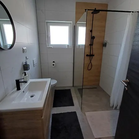Apartament * 普利拉卡